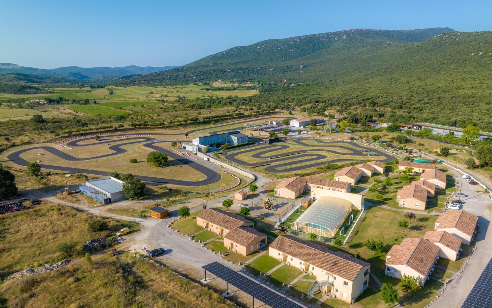 Park & Suites Village Gorges De L'Herault-Cevennes Brissac Exterior photo